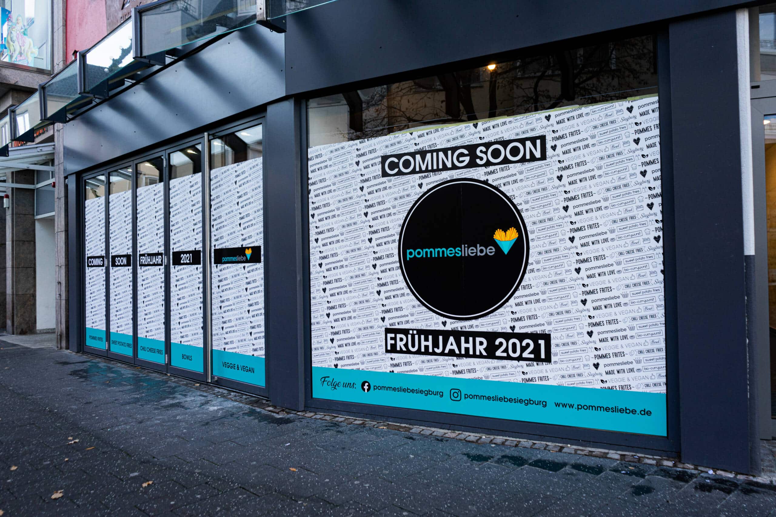 Opening Schaufenster Folierung Pommesliebe